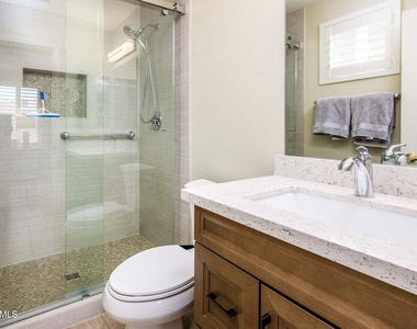 6831 S Coral Gable Drive - Photo Thumbnail 8