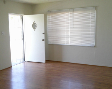 1134 S Roosevelt Street S - Photo Thumbnail 3