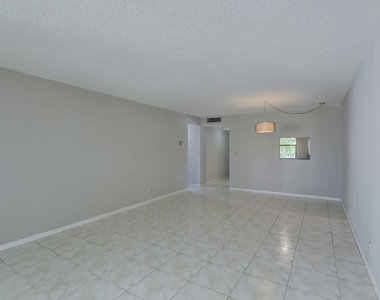 6751 N University Drive - Photo Thumbnail 7