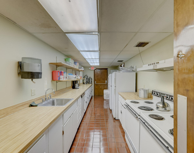 6751 N University Drive - Photo Thumbnail 40