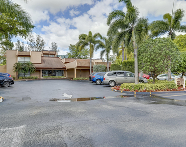 6751 N University Drive - Photo Thumbnail 34