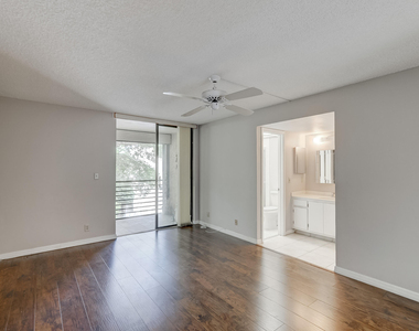 6751 N University Drive - Photo Thumbnail 16