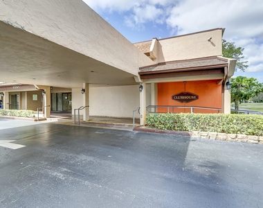 6751 N University Drive - Photo Thumbnail 35