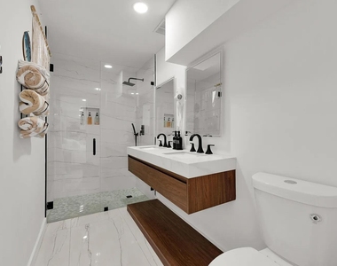 1433 Ne 53rd Court - Photo Thumbnail 9