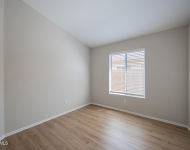 1710 E Oakland Street - Photo Thumbnail 15