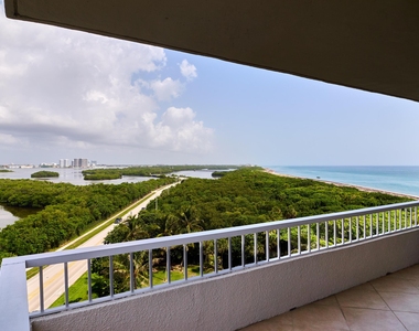 5550 N Ocean Drive - Photo Thumbnail 11