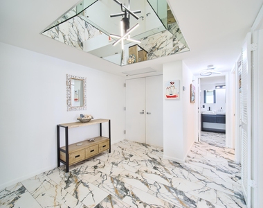 5550 N Ocean Drive - Photo Thumbnail 2
