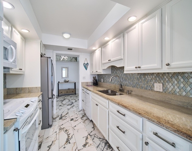 5550 N Ocean Drive - Photo Thumbnail 13