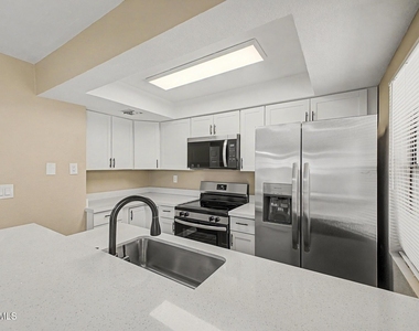 1432 W Emerald Avenue - Photo Thumbnail 13