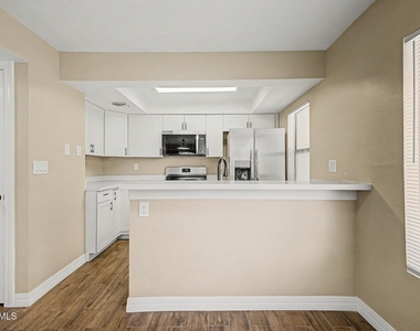 1432 W Emerald Avenue - Photo Thumbnail 9