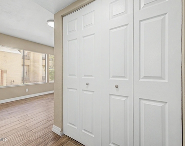 1432 W Emerald Avenue - Photo Thumbnail 19
