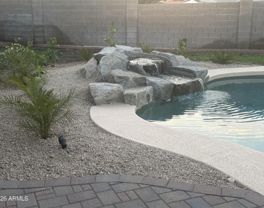 19519 N 53rd Drive - Photo Thumbnail 8