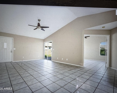 19519 N 53rd Drive - Photo Thumbnail 2