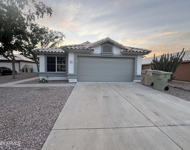 19519 N 53rd Drive - Photo Thumbnail 9