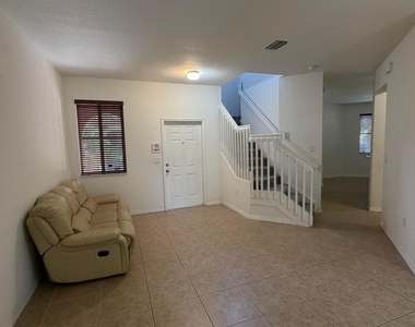 8928 Sw 18th Street - Photo Thumbnail 5