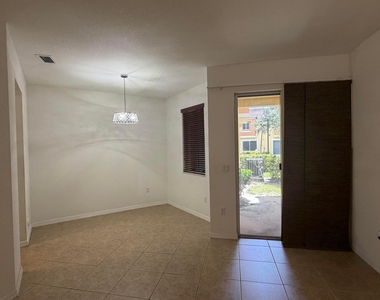 8928 Sw 18th Street - Photo Thumbnail 6