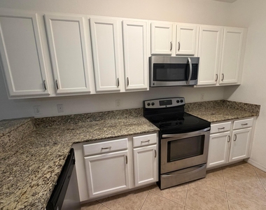 8928 Sw 18th Street - Photo Thumbnail 11