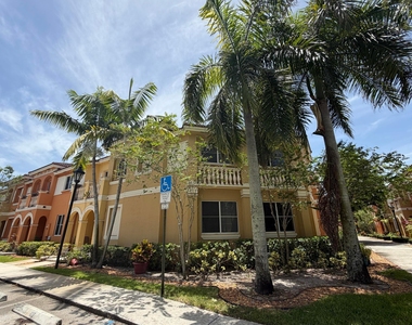 8928 Sw 18th Street - Photo Thumbnail 2