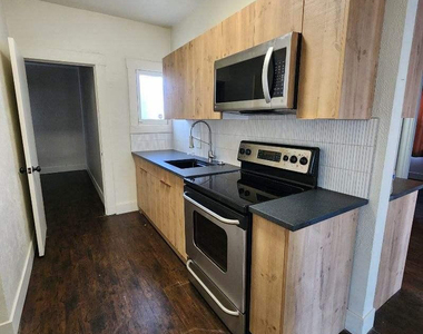 716 E Pierce Street - Photo Thumbnail 7