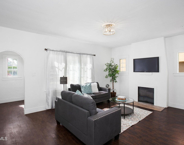 716 E Pierce Street - Photo Thumbnail 5