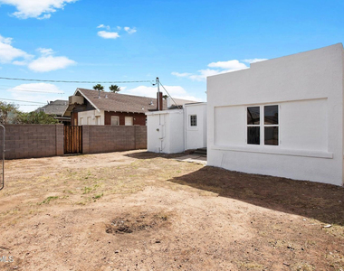 716 E Pierce Street - Photo Thumbnail 13