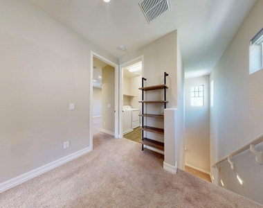 209 E Beatryce Street - Photo Thumbnail 25
