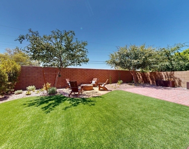 209 E Beatryce Street - Photo Thumbnail 3