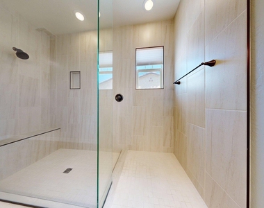 209 E Beatryce Street - Photo Thumbnail 17