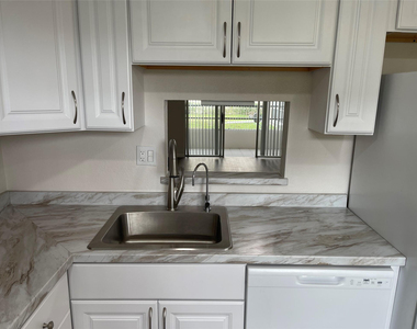 3099 Nw 48th Avenue - Photo Thumbnail 4