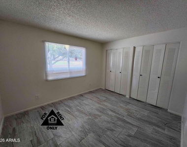 3646 N 67th Avenue - Photo Thumbnail 7