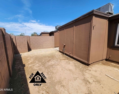 3646 N 67th Avenue - Photo Thumbnail 11