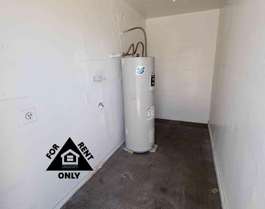 3646 N 67th Avenue - Photo Thumbnail 12