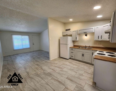 3646 N 67th Avenue - Photo Thumbnail 2