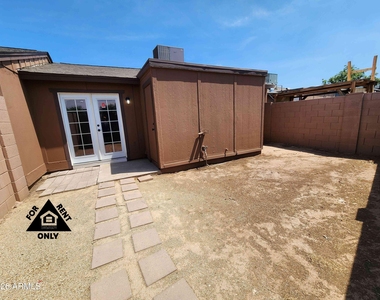 3646 N 67th Avenue - Photo Thumbnail 10