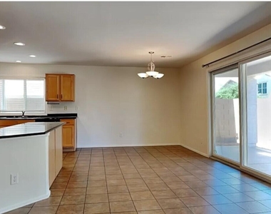 2246 E Bowker Street - Photo Thumbnail 3
