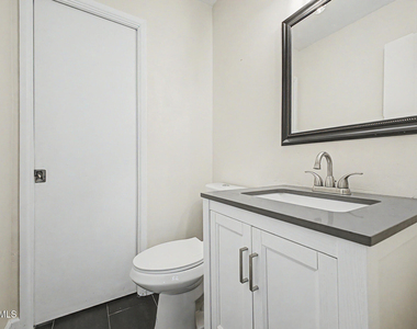 3046 N 32nd Street - Photo Thumbnail 20