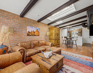 3046 N 32nd Street - Photo Thumbnail 5
