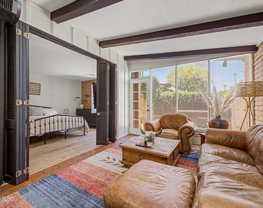 3046 N 32nd Street - Photo Thumbnail 4
