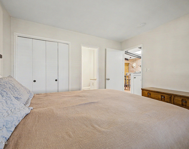 3046 N 32nd Street - Photo Thumbnail 19
