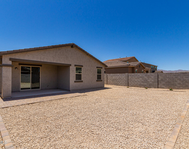 17318 W Surrey Drive - Photo Thumbnail 37