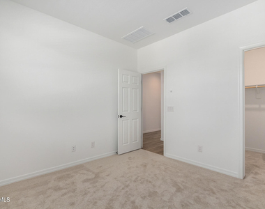 17318 W Surrey Drive - Photo Thumbnail 28