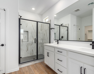 17318 W Surrey Drive - Photo Thumbnail 23