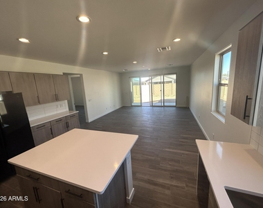1626 E Evelyn Street - Photo Thumbnail 17