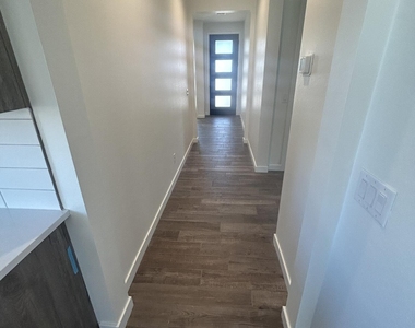 1626 E Evelyn Street - Photo Thumbnail 7