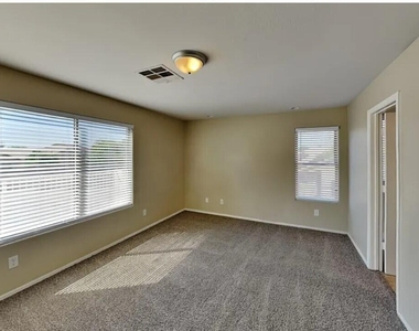 11401 W Windsor Avenue - Photo Thumbnail 13