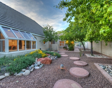 1523 W Vista Avenue - Photo Thumbnail 20