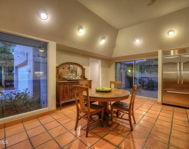 1523 W Vista Avenue - Photo Thumbnail 5