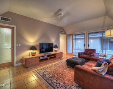 1523 W Vista Avenue - Photo Thumbnail 16