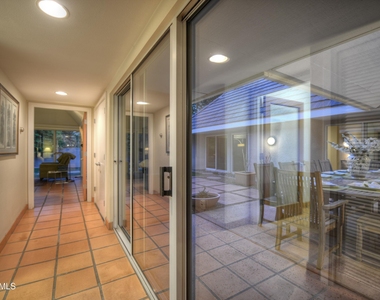 1523 W Vista Avenue - Photo Thumbnail 9