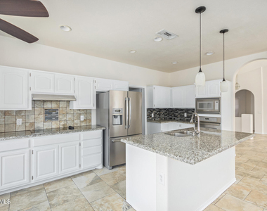 8495 S Maple Avenue - Photo Thumbnail 14